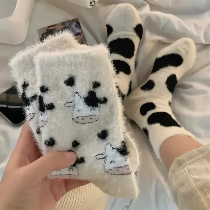 Chaussettes pilou pilou mignonnes avec imprimés de vaches – Image 3