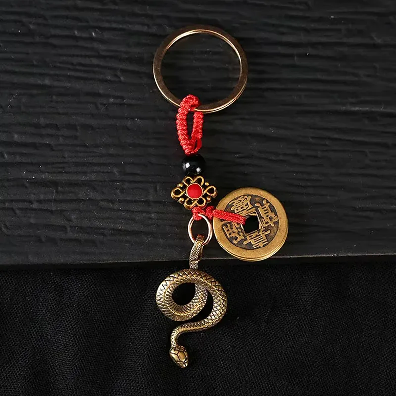 Porte-Clé Porte Bonheur en Laiton – Charme Durable et Protection